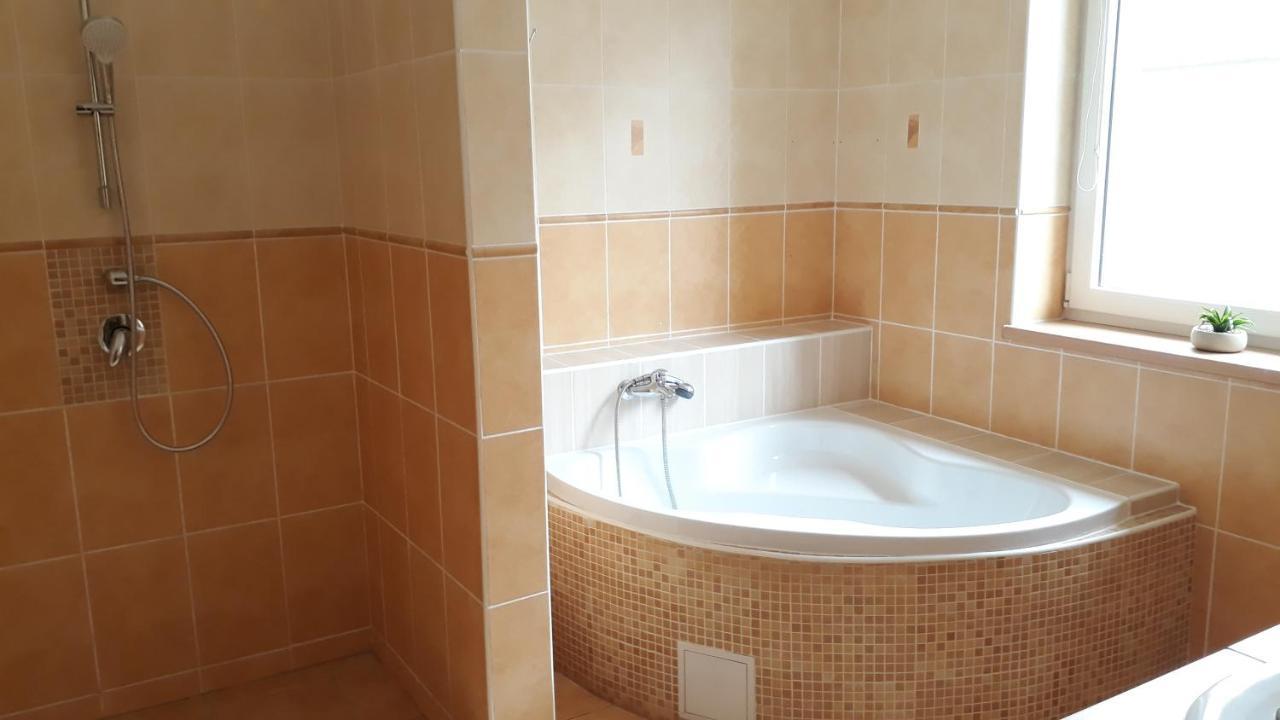 Prazdninovy Dum Bezkov U Znojma Villa Buitenkant foto
