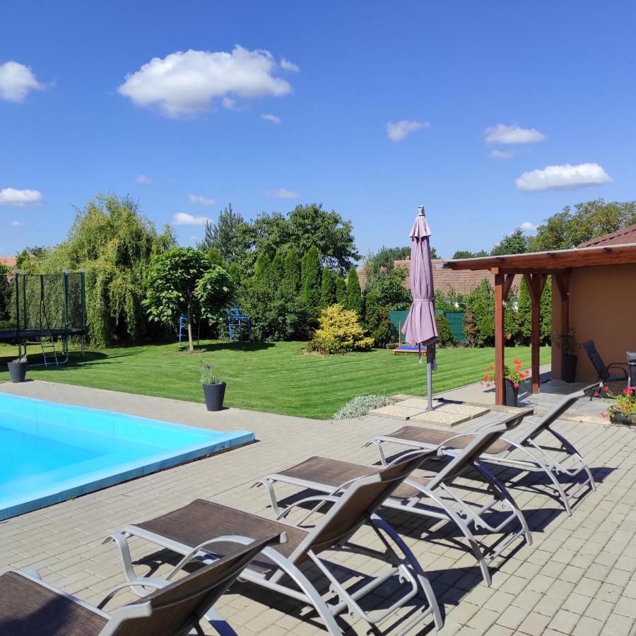 Prazdninovy Dum Bezkov U Znojma Villa Buitenkant foto